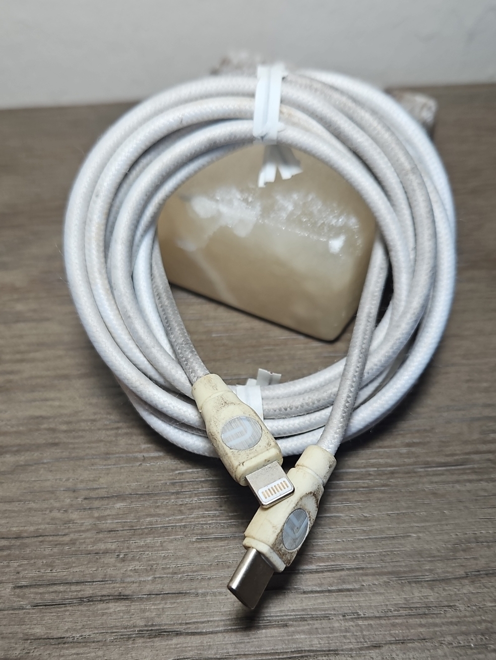 FIFO USB-C to Lightning Woven Charging Cord 6ft